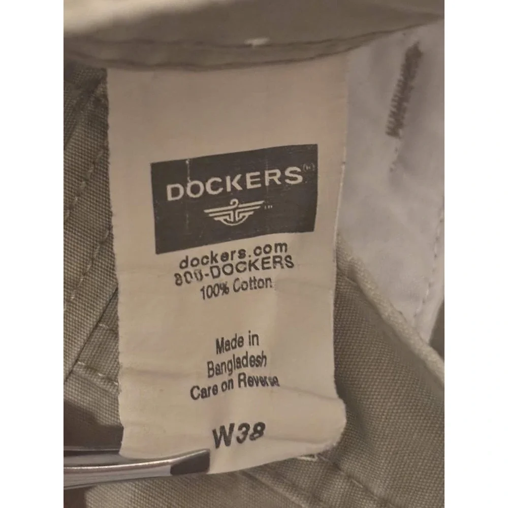 Dockers Mens 38 Tan Khaki Cargo Shorts 100 Cotton Flat Front Casual 10in Inseam